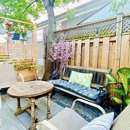 Toronto Bed & Breakfast - Free Parking Esterno foto