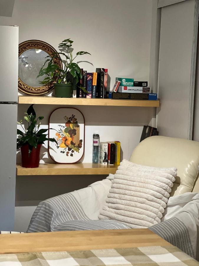 Toronto Bed & Breakfast - Free Parking Esterno foto