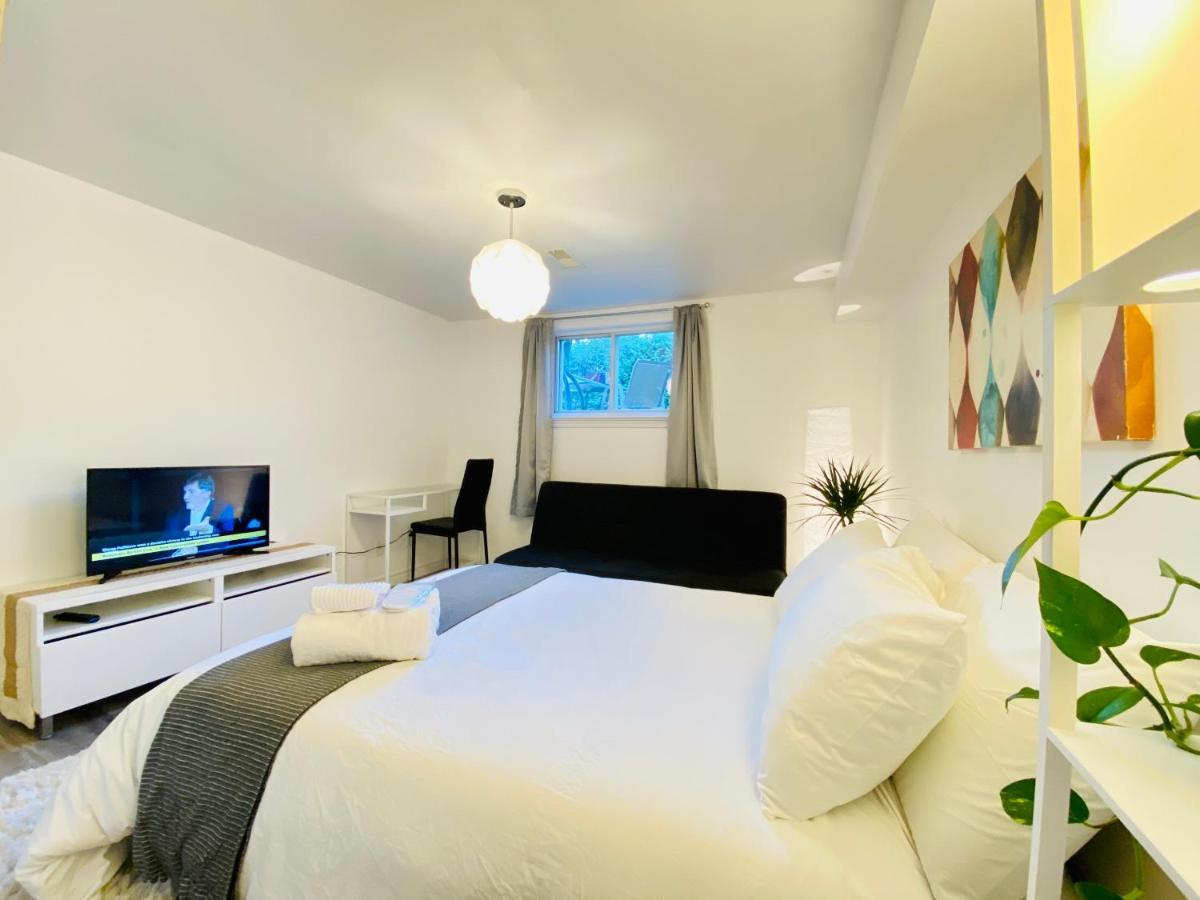 Toronto Bed & Breakfast - Free Parking Esterno foto