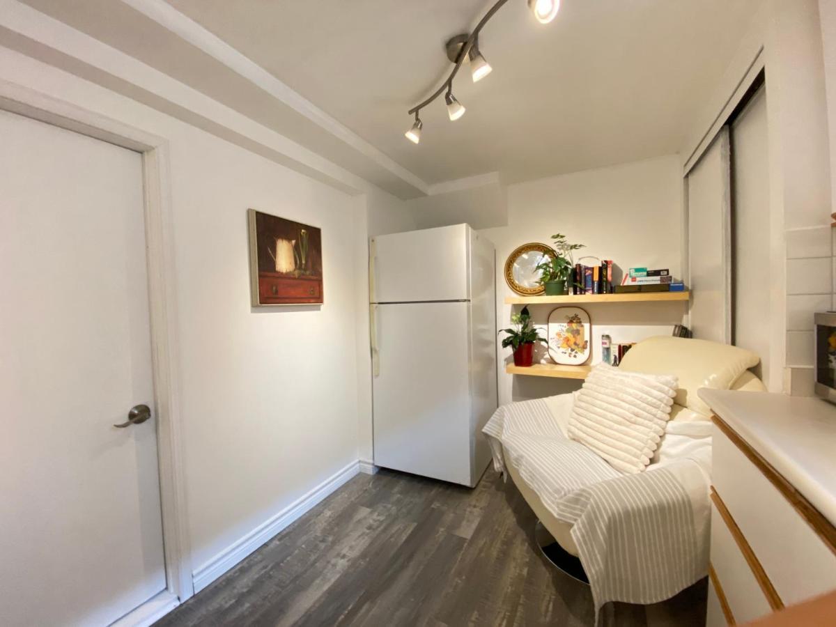 Toronto Bed & Breakfast - Free Parking Esterno foto