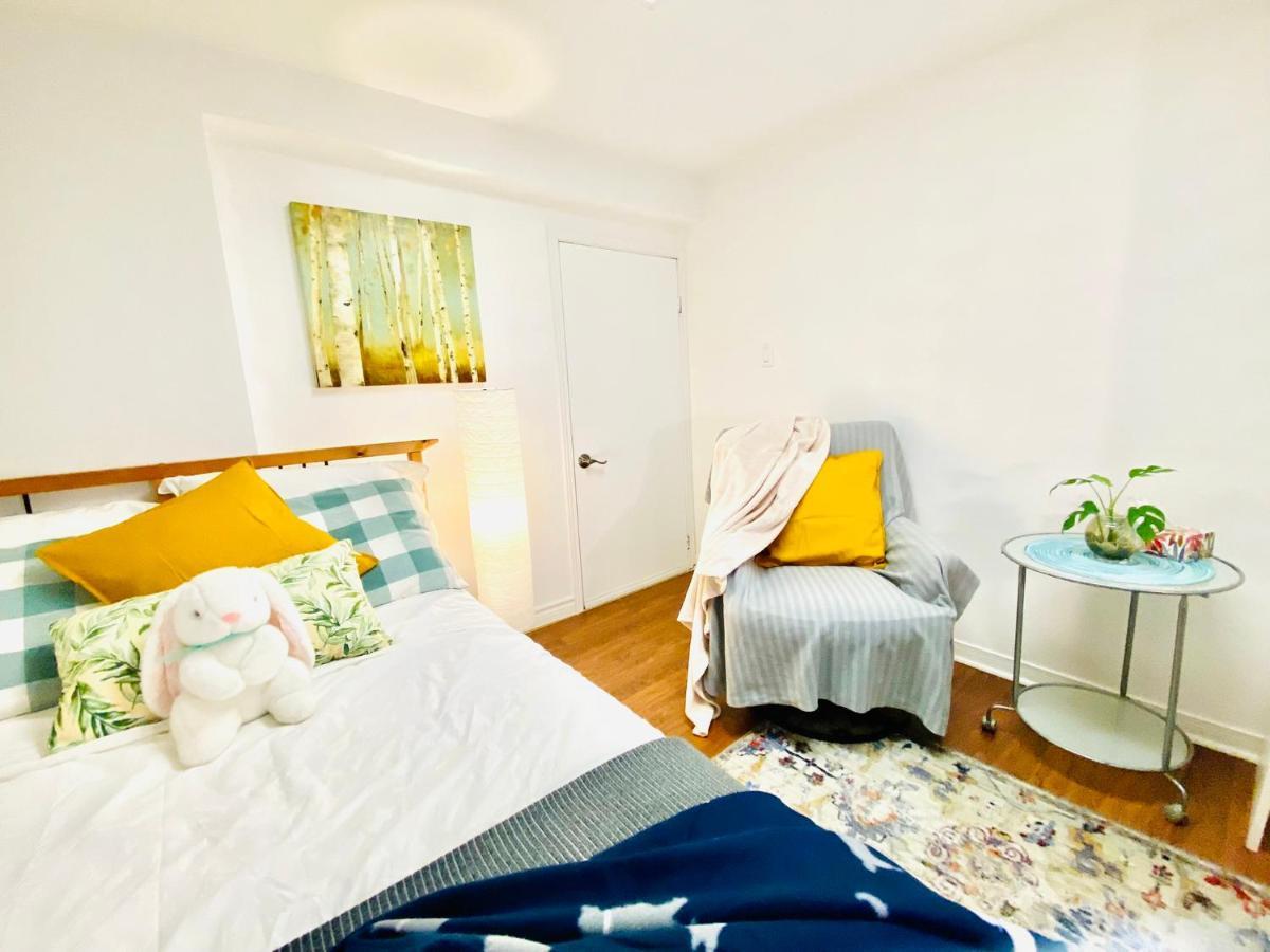 Toronto Bed & Breakfast - Free Parking Esterno foto